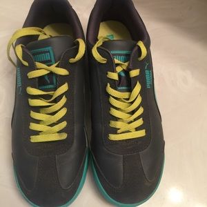 Puma tennis shoes