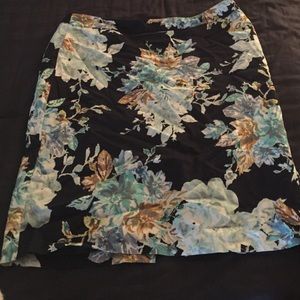 Van heusen pencil skirt.