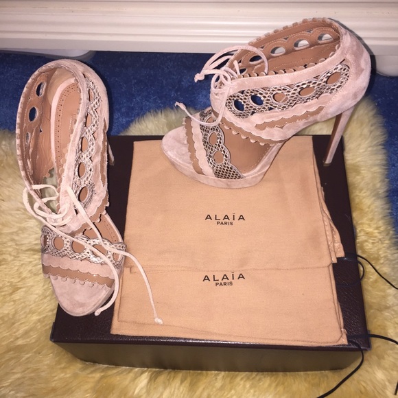 Alaia Nude Sandal Heels - Picture 3 of 4
