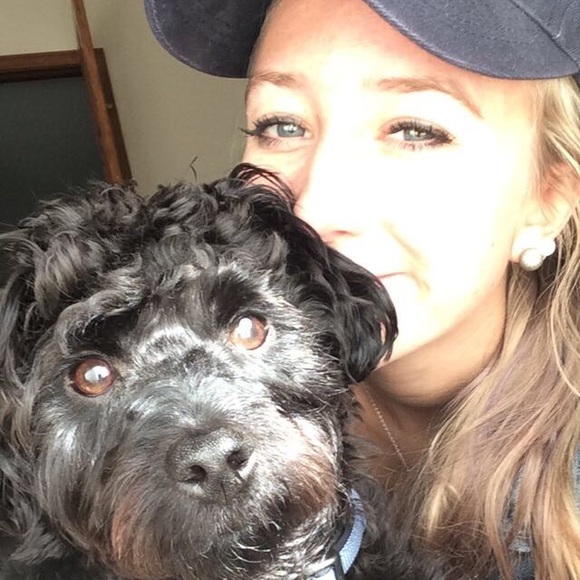 Meet your Posher, Taylor - Picture 2 of 3