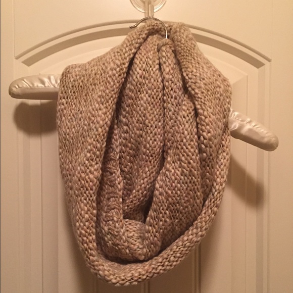 Knit infinity scarf