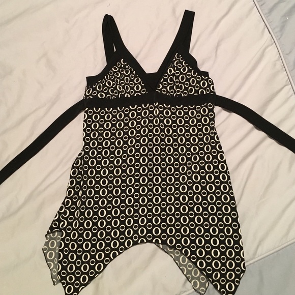 Silky black and white tank with tie back sz M