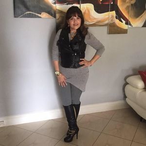 Meet your Posher, Maira