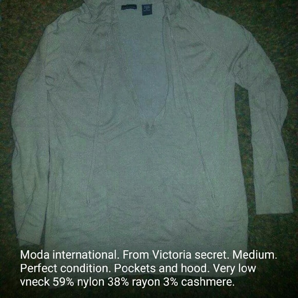 Moda International  beautiful top. Medium - Picture 2 of 3