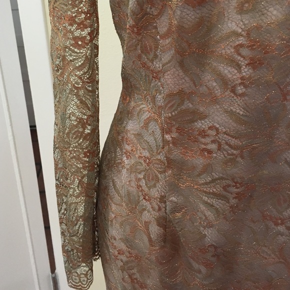 Lace dress - Picture 2 of 8