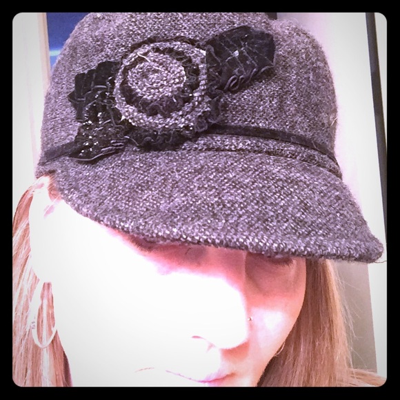 Black and gray mixed wool hat