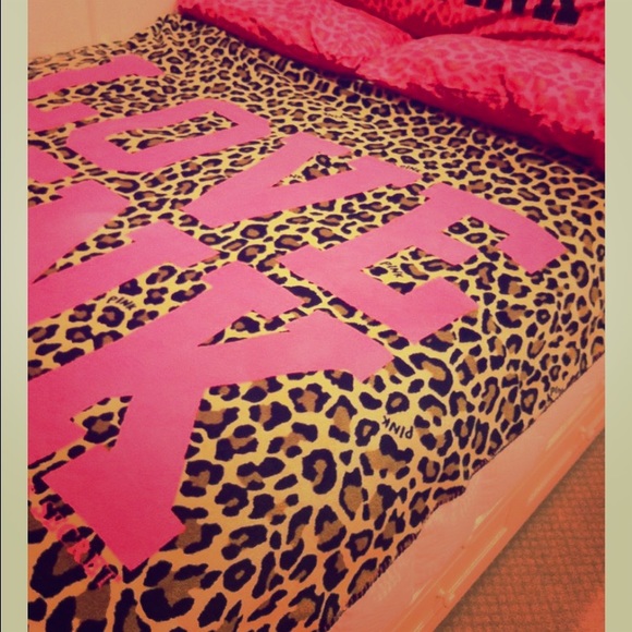 ISO this print bedding💗