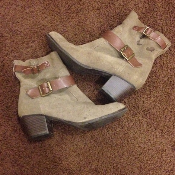 Dolce Vita Brindle Booties with Buckle Size 9.5