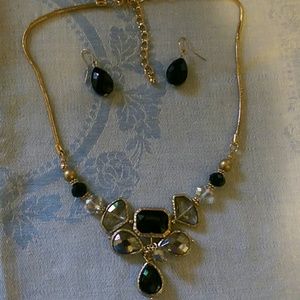 Necklace and earring set