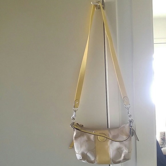 Coach super cute crossbody bag