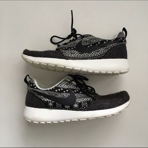 Nike roshe one sneakers.