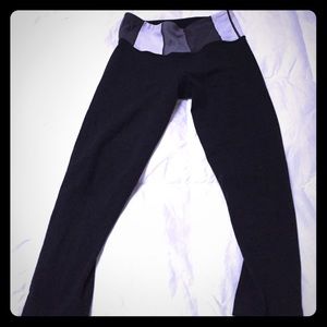 Lululemon wonder under crop- size 4