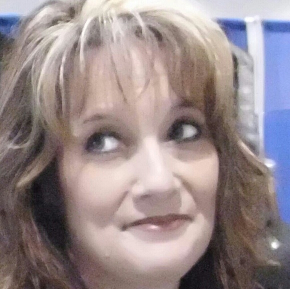 Meet your Posher, Jacki - Picture 3 of 5