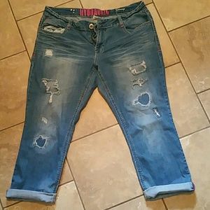 Hydraulic cropped boyfriend jeans!!