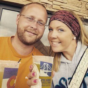 Meet your Posher, Rena