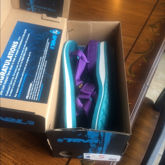 Teva sandals. NIB. Size 10 - Picture 2 of 4