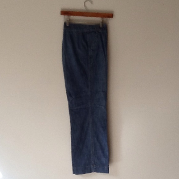DKNY wlde leg denim jeans. Never been worn.