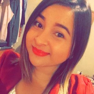 Meet your Posher, Esmeralda