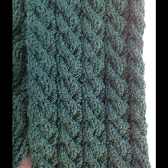 Sale! Cable knit handmade scarf - Picture 2 of 3