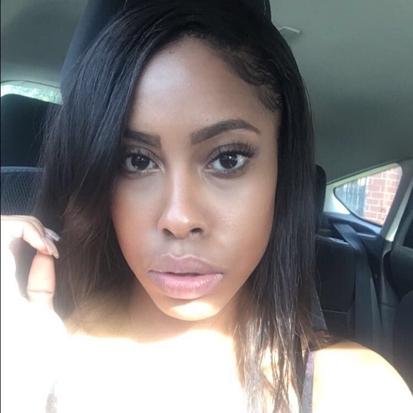 Meet your Posher, Asiia - Picture 2 of 2