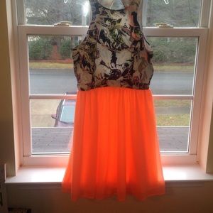 Open back, day time dress