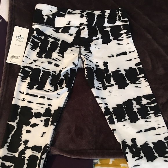 Alo Yoga Airbrush Capri Leggings