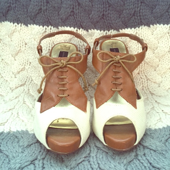 STEVEN by Steve Madden Beige/Tan Heels