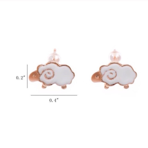 Adorable sheep stud earrings - Picture 2 of 2