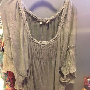 Gimmicks by BKE gray tunic