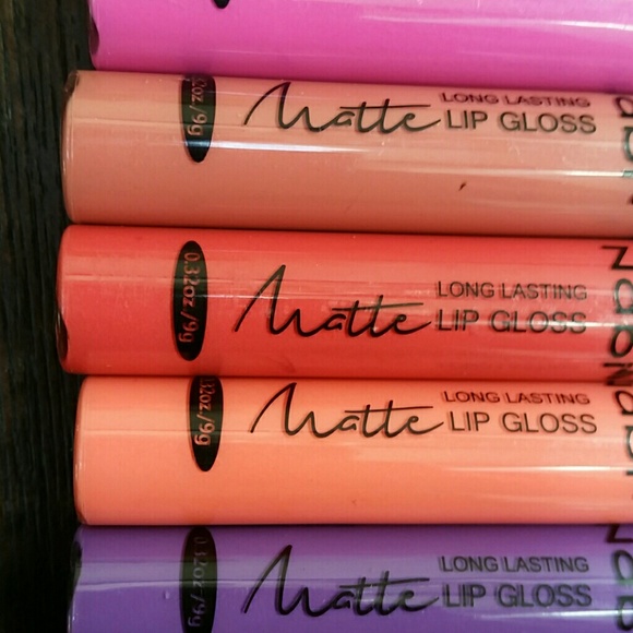 Matte lip gloss - Picture 3 of 4
