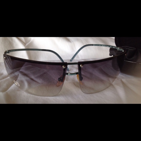Gucci Accessories - SALE New, Gucci sunglasses. Worn twice.