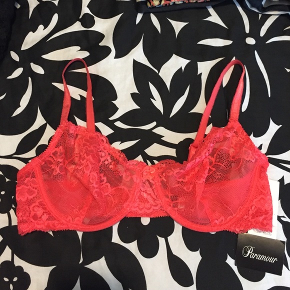 BNWT Paramour Coral Bra