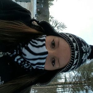 Meet your Posher, Cassie