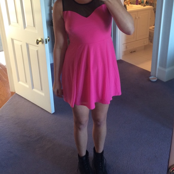 Pink dress - Picture 2 of 3