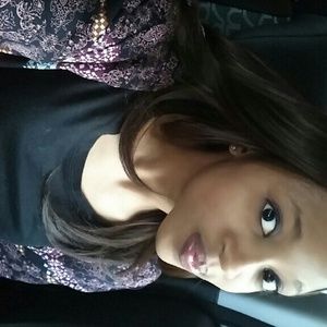 Meet your Posher, Camille