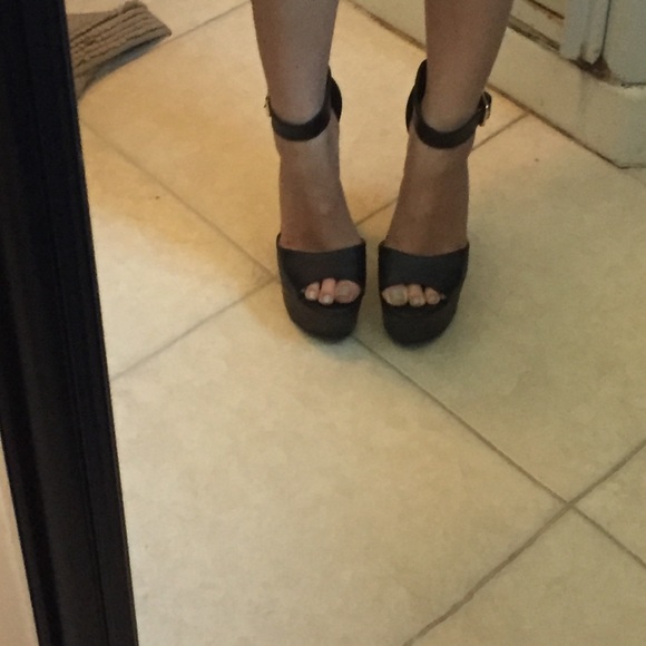 Brandi Black Platform High Heel Sandals
