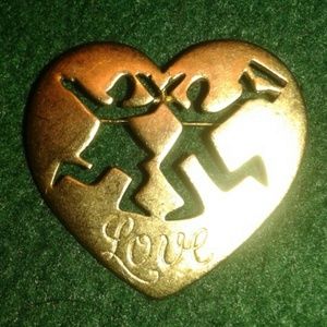 SALE!4 Dancraft Vintage Heart Pin