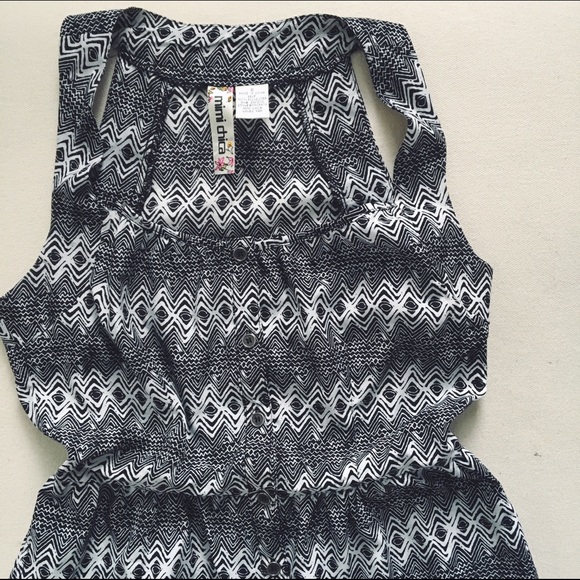 Geometrical Dress - Picture 3 of 3