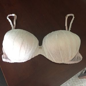 Victoria's Secret light pink lace bra