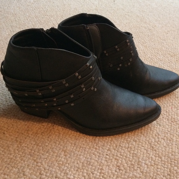 Forever 21 black ankle boots