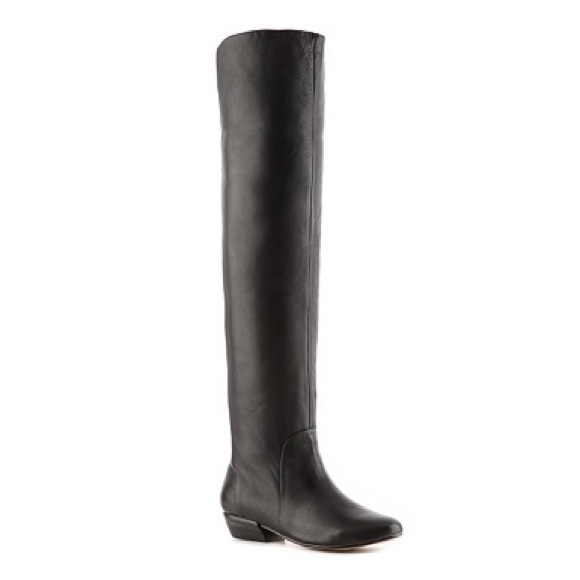 Over the knee lack leather boots