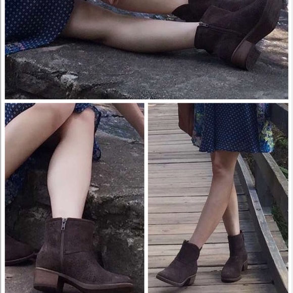 ❌SOLD❌ New UGG booties - Picture 4 of 4