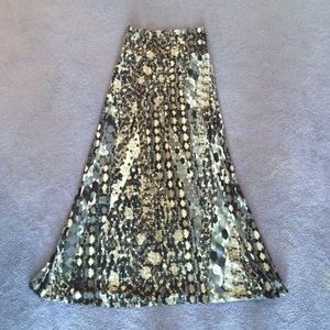 Patterned maxi skirt