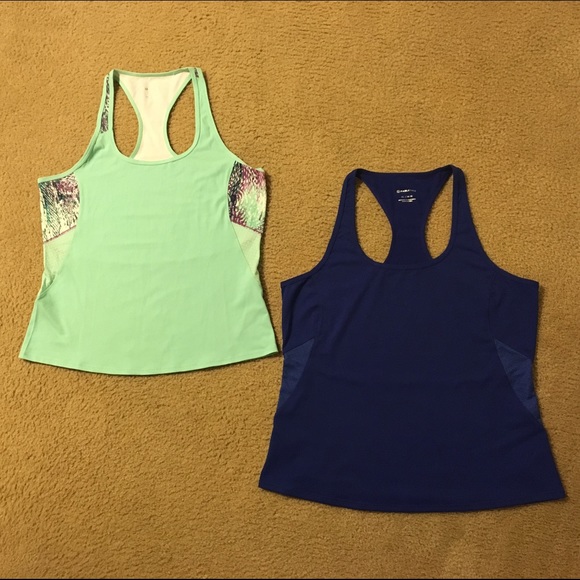 2 Fabletics tanks