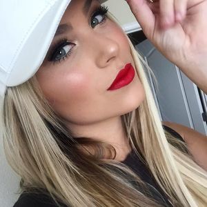 Meet your Posher, Tori