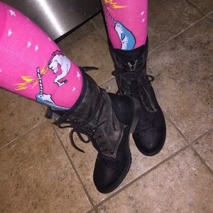 Awesome rugged Roxy boots!