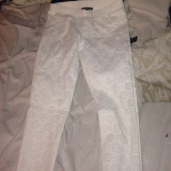 White Jeggings with lace - Picture 1 of 3