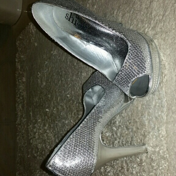 Silver Sequence Heels. - Picture 1 of 1