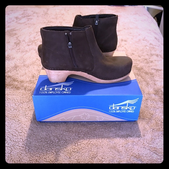 Dansko NEW IN BOX!🎉