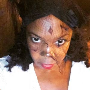 Meet your Posher, Crystal